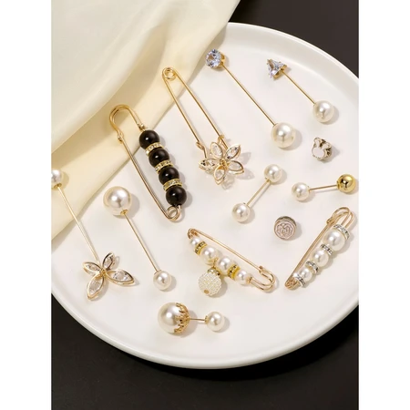 Beautiful princess anti-light buckle imitation pearl brooch female cardigan collar pin jeans waist waist artifact fixed clothes waist buckle clip 3# package 3 Beautiful princess anti-light buckle imitation pearl brooch female cardigan collar pin jeans waist waist artifact fixed clothes waist buckle clip 3# package 3