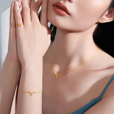 Zhou Dafu 17916 series a deer with you deer head diamond necklace net red diamond clavicle chain NU1977 40cm 3280 Zhou Dafu 17916 series a deer with you deer head diamond necklace net red diamond clavicle chain NU1977 40cm 3280