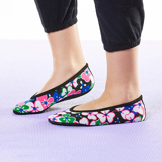 Nufoot Women's Ballet Shoes 1583 Slippers Modern Black Flowers
Nufoot Women's Ballet Shoes 1583 Slippers Modern Black Flowers