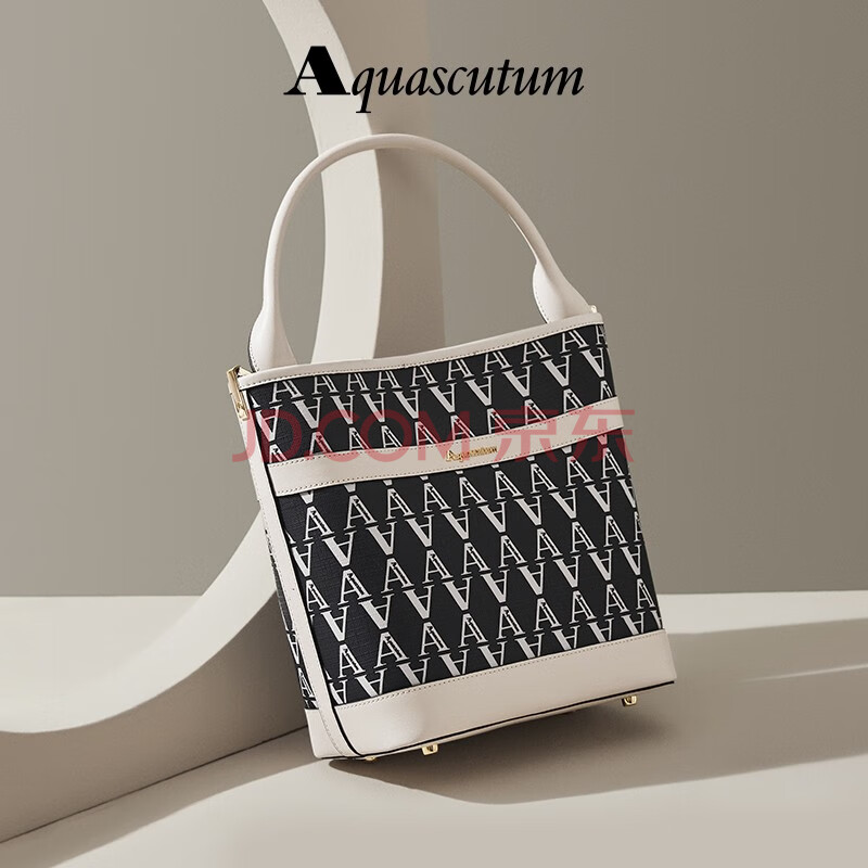 雅格狮丹(aquascutum)手提包女2021春季新款大容量潮流通勤水桶包斜