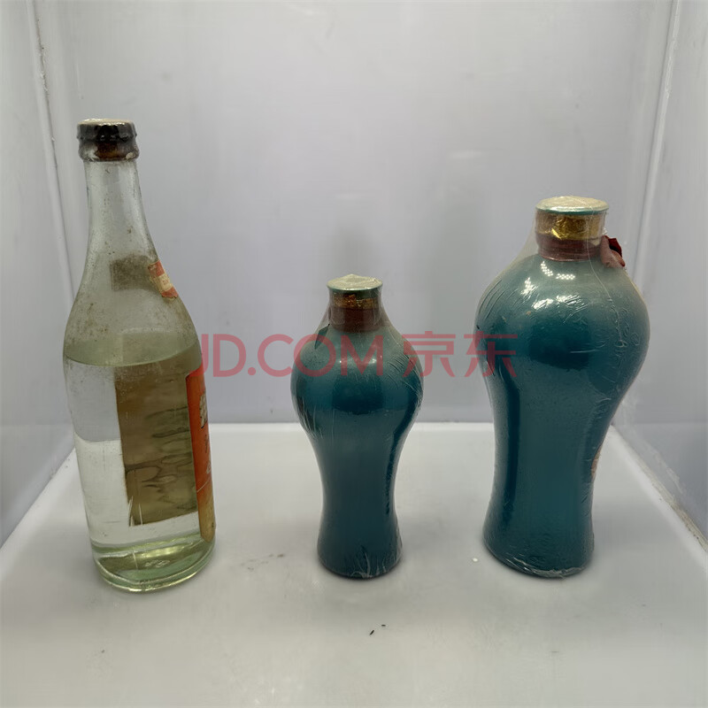 标的物F590,  70年代*1瓶80年代*2洋河大曲 55°250-500ml 共3瓶 