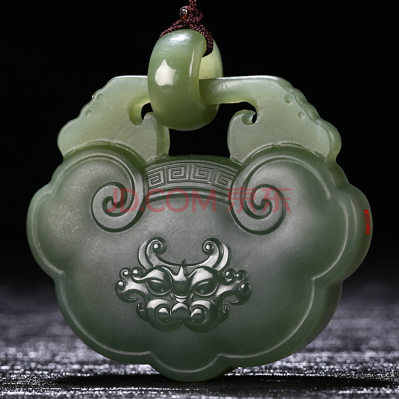 【实物已检】玉雕大师王保东作品 和田玉碧玉平安锁挂件75.