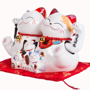 
                                        金石工坊 开业礼品 店铺摆设 陶瓷招财猫摆件 大号电动摇手猫  日本 五福开运招手猫双手招                