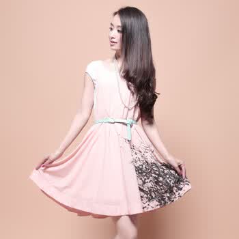 沙漠风暴 浪漫一身 2012新款女装 <em>淑女印花</em>圆领