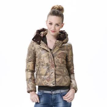 波司登羽绒服 女针织领时尚款面包 BR2214 1127/1350(土耳其色/艺术红) 180/100A(XXL)
