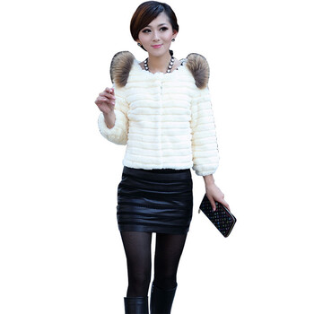 版<em>修身</em>短款<em>皮草外套</em>