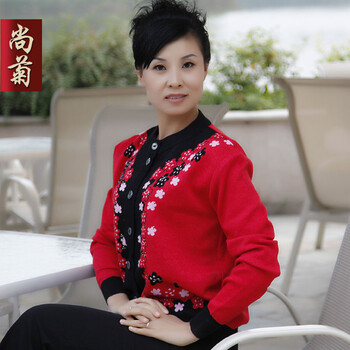 中老年女装 冬装<em>老太太</em>衫中年新品秋装<em>毛衣</em> 妈