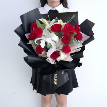 11朵红玫瑰 5朵百合花束