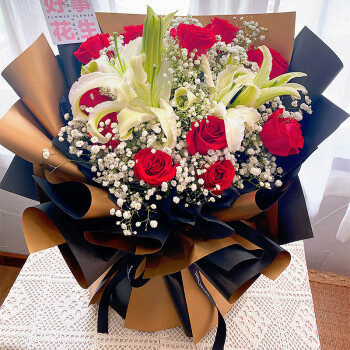 爱在此刻鲜花红玫瑰百合满天星花束送女友生日礼物同城配送 