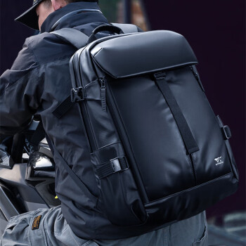 七匹狼双肩包男运动机车包旅行包背包电脑包可放篮球头盔旅行背包