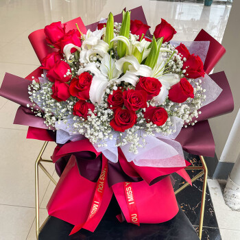 爱在此刻鲜花红玫瑰百合满天星花束生日礼物送女友爱人同城配送
