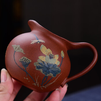 
                                        弘盛窑 宜兴紫砂功夫茶具 原矿紫砂公道杯茶道配件手工茶海茶杯 茶具配件公道杯 荷花蜻蜓公道杯                