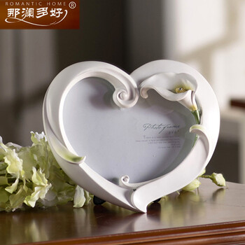 
                                        那澜多好 创意欧式田园结婚送礼婚纱照马蹄莲心形树脂相框相架 白色                