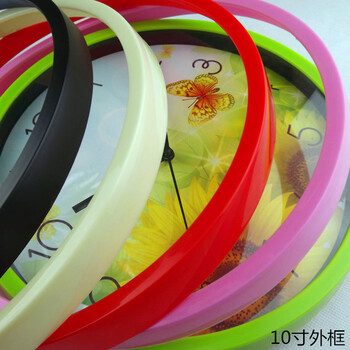 
                                        个性一百爱心时钟 绿草挂钟时尚创简约现代客厅钟表家居时钟静音 黑色 12英寸 30*30                