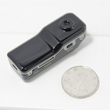 
                                        【升级版】D82S高清微型摄像机 迷你监控器 智能声控摄像机 行车记录仪 微型录像机 官方配置+高速16G卡                