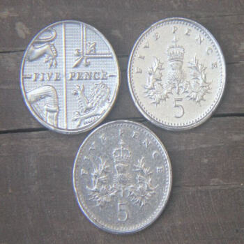 中藏天下欧洲伊丽莎白女皇纪念币英国5便士硬币1套3枚旧币y4