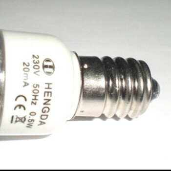 
                                        Butterfly蝴蝶缝纫机通用LED 0.5瓦冷光灯灯泡                