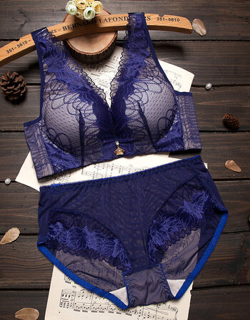 性感美女戴祺背心式蕾丝深v内衣套装 女士无钢圈性感聚拢小胸厚调整型