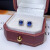伊芭（YIBA）1克拉皇家蓝蓝宝石耳钉18K金镶嵌钻石彩色宝石耳环 现货一对