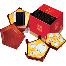 毛主席诗词三十七首(朱砂特供本·极品红木装)(附毛主席专用瓷·九所蓉园特制版16件)