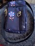 暢印豎款手機包女掛脖手機袋散步跑步運動(dòng)小包可單肩斜挎包花朵包包 藏青小花大號 曬單實(shí)拍圖
