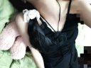 妍莉芬（yanlifen）裙子女2024年夏季法式御姐风黑色吊带连衣裙收腰显瘦海边沙滩长裙 黑色连衣裙(送花朵) S 实拍图