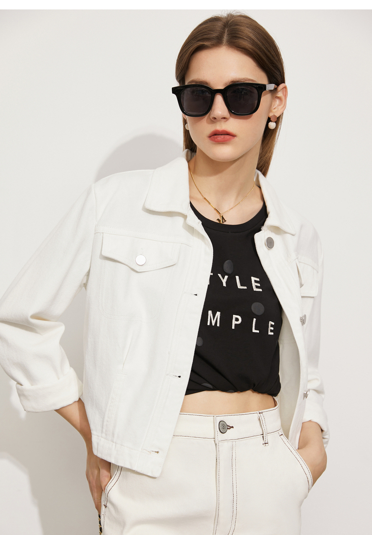 流行元素:绣花面料:摇粒绒领型:圆领上市时间:2021年夏季袖长:短袖