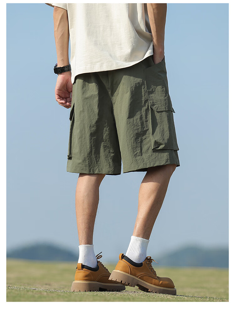 IZEXX Men's Cargo Shorts, Summer Fashion Versatile Large Pocket Simple Solid Color Sports Knee-Length Pants IZ706 Black 3XL 20