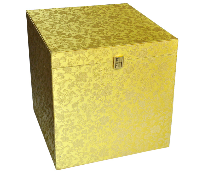 近年来,从奥运玉玺拍出150万,到今年的世博玉玺,在发行期间就拍出10万