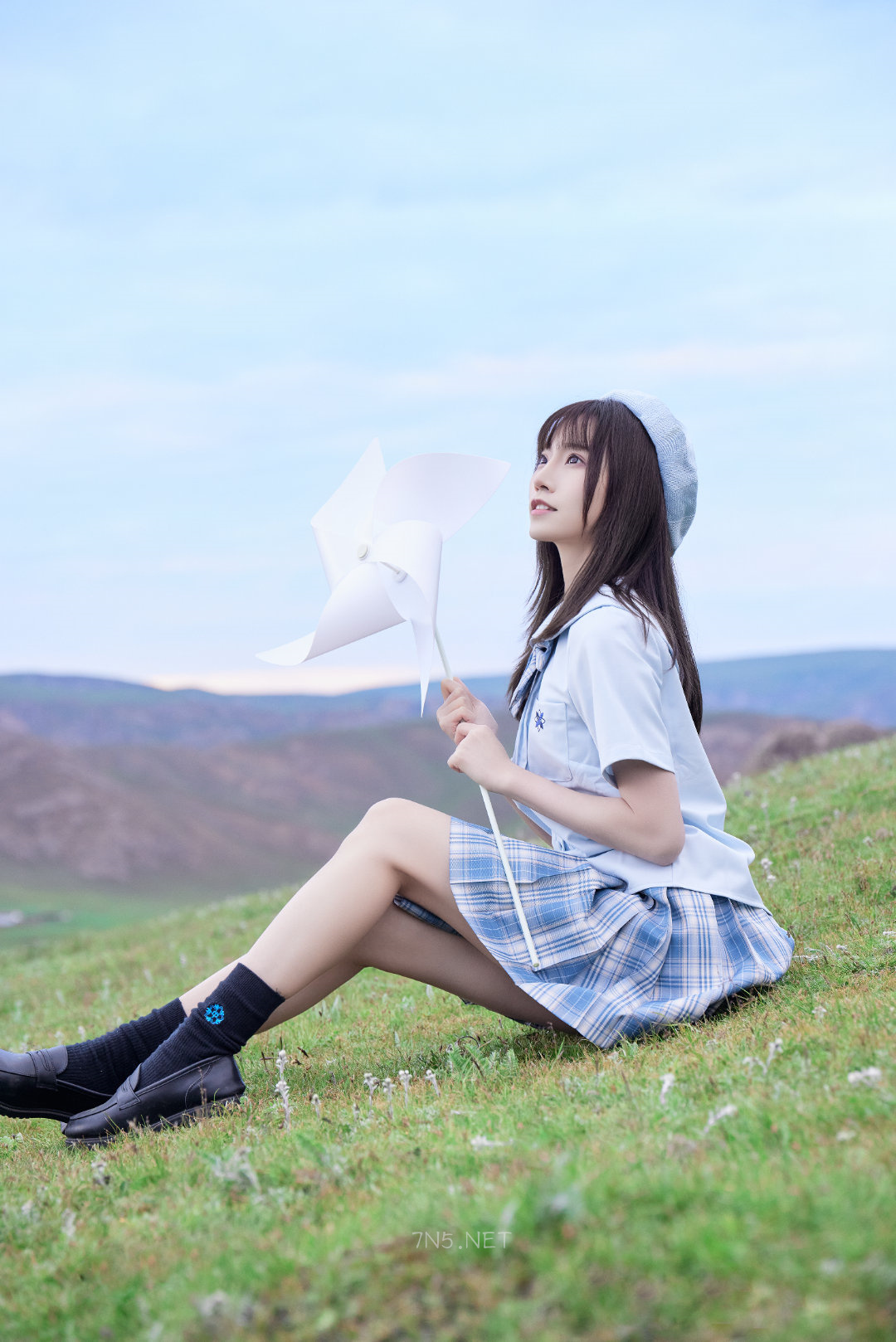 高山草原里的Kitaro_绮太郎 JK写真实拍