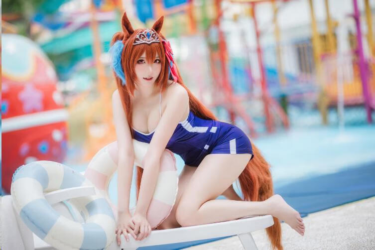 瓜希酱cos《赛马娘 大和赤骥》带你畅游海滩插图3