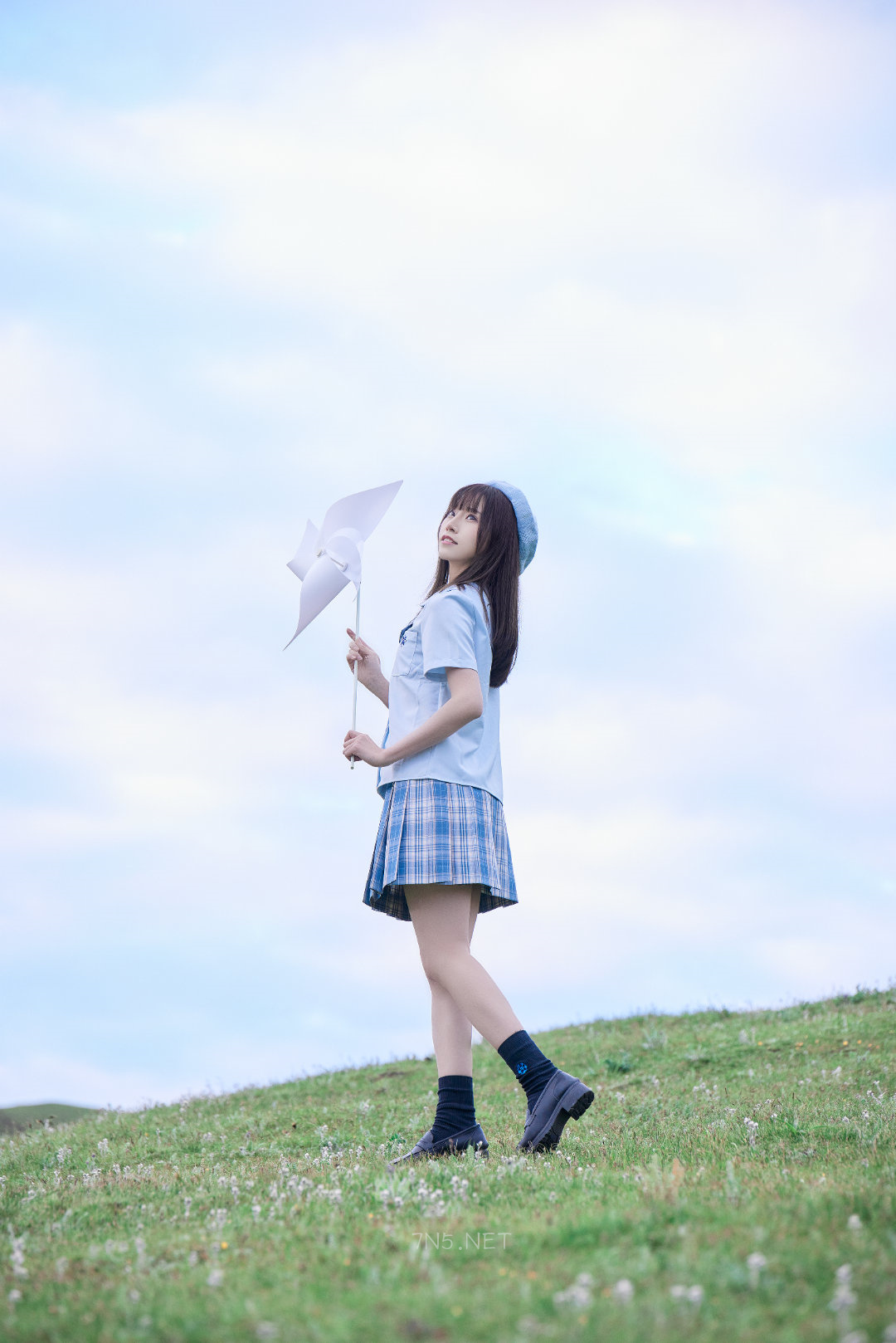 高山草原里的Kitaro_绮太郎 JK写真实拍