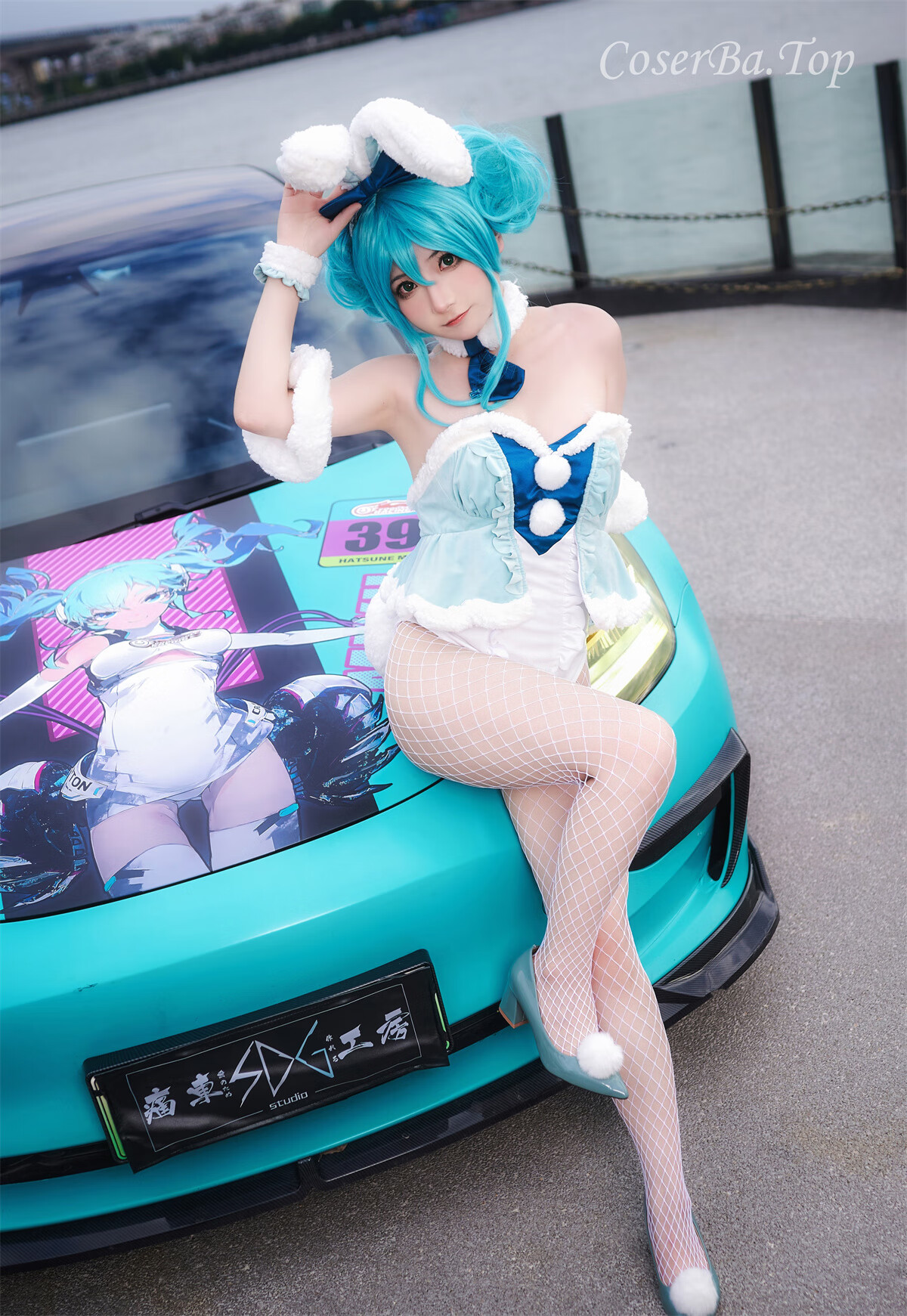 网络红人@是三不是世w 初音未来miku[17P 94.7M]