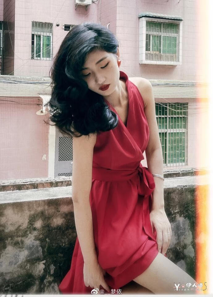 梦依.jpg 一栗莎子蓝色战衣是什么梗?梦依和壶提提之间的互撕是否为商业运作?