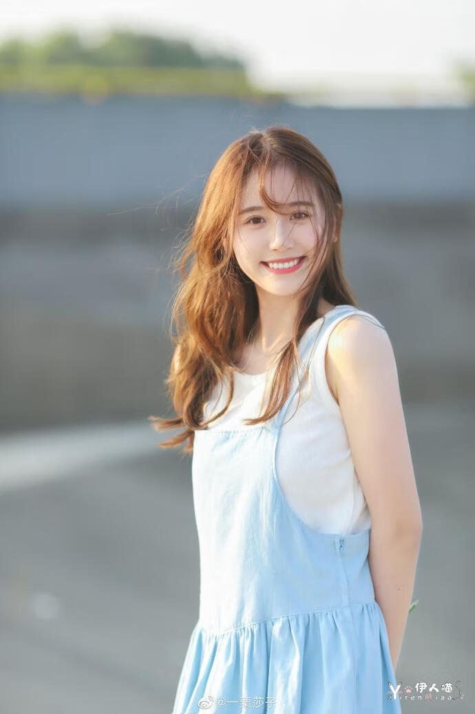 一栗莎子蓝色战衣 (2).jpg 一栗莎子蓝色战衣是什么梗?梦依和壶提提之间的互撕是否为商业运作?