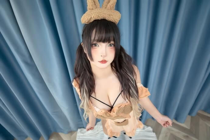 神楽坂真冬-白丝小熊[75P2V-83M]