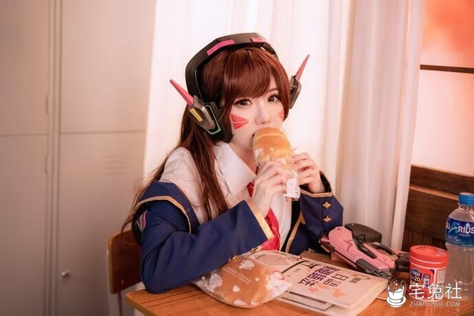 Sally Dorasnow NO.048 D.Va (1).jpg 马来西亚cos女神Sally Dorasnow 超燃cos娘引爆你的二次元激情!