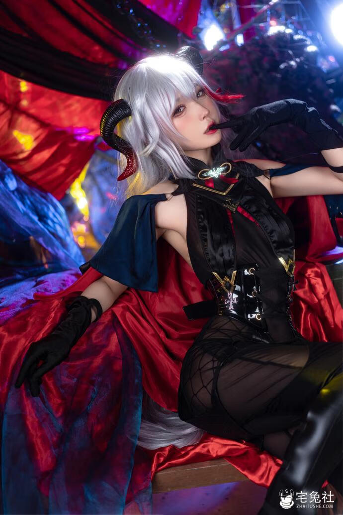 异域风情阿包也是兔娘cos作品梦梦舞娘有没有创可贴道具呢？