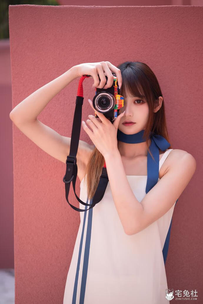 兔子Zzz不吃胡萝卜 cosplay作品121 度假 宅兔社.jpg 超级可爱!兔子Zzz不吃胡萝卜感受阳光少女的魅力