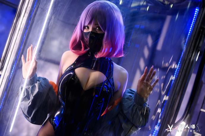 如此迷人的抱走莫子A胶衣作品 大车灯的样子难以忘怀