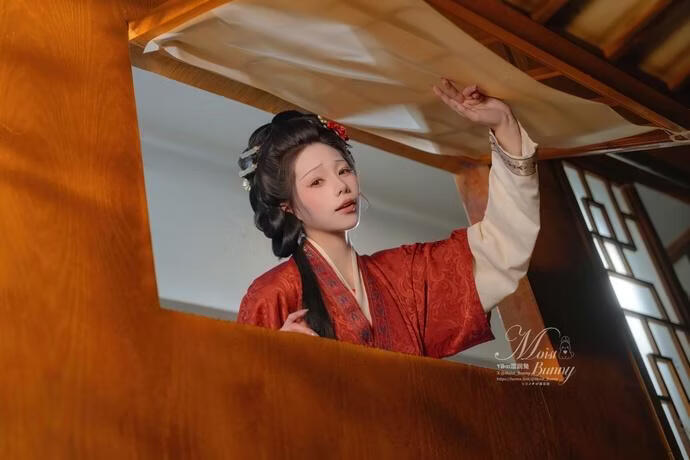 咬一口兔娘(Yiko湿润兔) – 2026年2月作品 快马加鞭 金莲迎春[85P2V-1.35G]