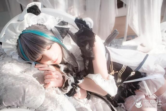 仙九Airi颜值与气质并存的00后Coser 为何能让无数粉丝一眼沦陷？
