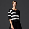 Joy Collection Mak Rebecca Marc In The Sleeves Blackwhite Hit Color Knot Sweater 55008D Strip joy collection kopen in de aanbieding Joy Collection Mak Rebecca Marc In The Sleeves Blackwhite Hit Color Knot Sweater 55008D Strip joy collection kopen in de aanbieding