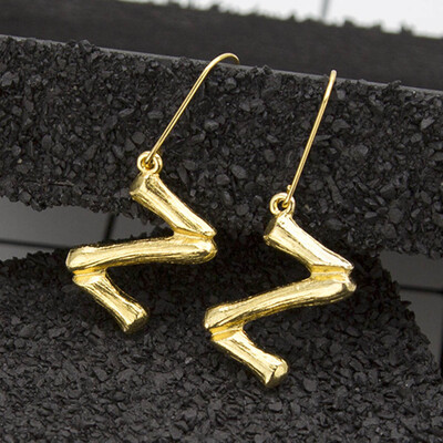 

1 Pair New Fashion Women 26 Letters Stud Earrings Fashion Party Earrings