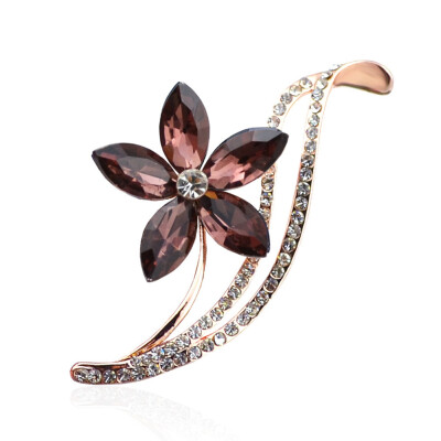 

New Fashion Brand Crystal Flower Brooches Stone Fashionable Five Leaf Girls Brooches Gifts Pins