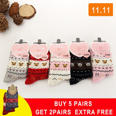 

5 pair Winter Women Socks Warm Wool Christmas Mid-calf Socks Woolen Snowflake Deer Comfortable Gift