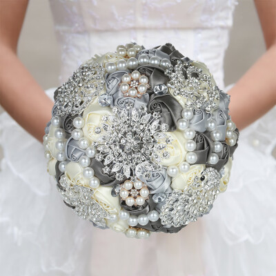 

18cm Handmade Wedding Brooch Diamond Bridal Bouquet Satin Rose Flower with Rhinestone Artificial Pearls Beads Decorated for Bride