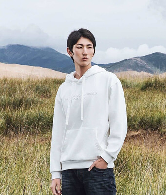 

90-point 3d embossed hooded jumper for men&women