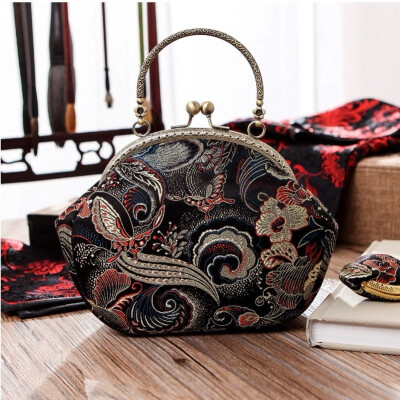 

Original handmade silk silk brocade golden sand butterfly Chinese banquet dress semicircle handbag gold bag