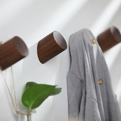

Mercures small Nordic walnut hook standard